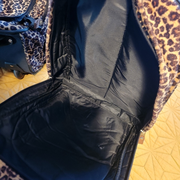 Leopard print Expandable Rolling Travel bags - Picture 5 of 13
